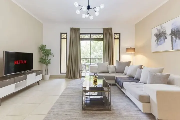 Дубай: Newly Furnished Family Home Near Burj Khalifa!