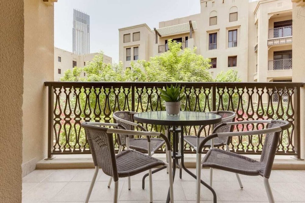Дубай: Newly Furnished Family Home Near Burj Khalifa!