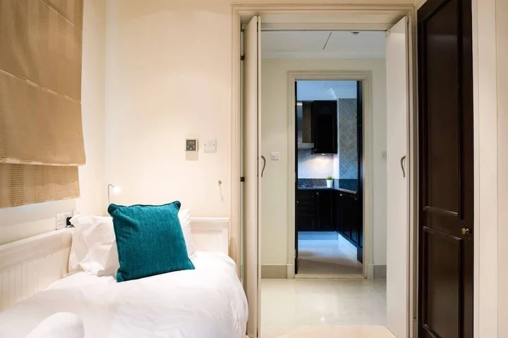 Дубай: Secluded Apartment in the Heart of Downtown