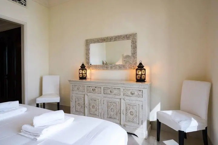Дубай: Secluded Apartment in the Heart of Downtown