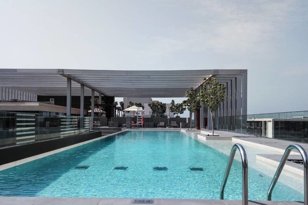 Дубай: Luxury Apartment Stroll Away From City Walk