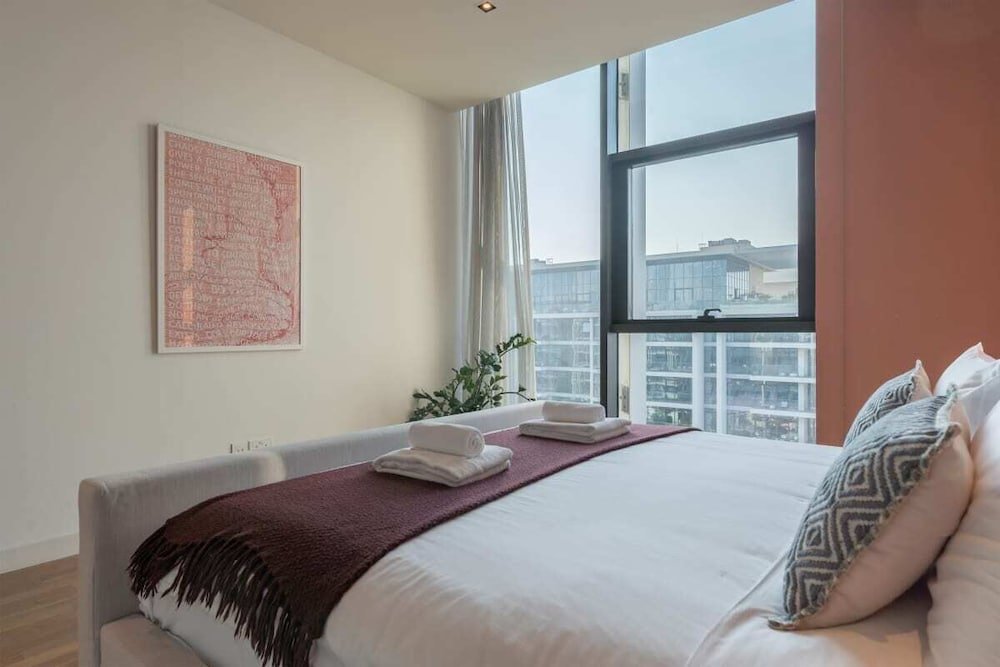 Дубай: Luxury Apartment Stroll Away From City Walk