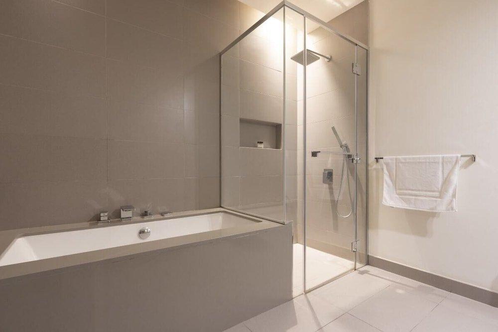 Дубай: Luxury Apartment Stroll Away From City Walk
