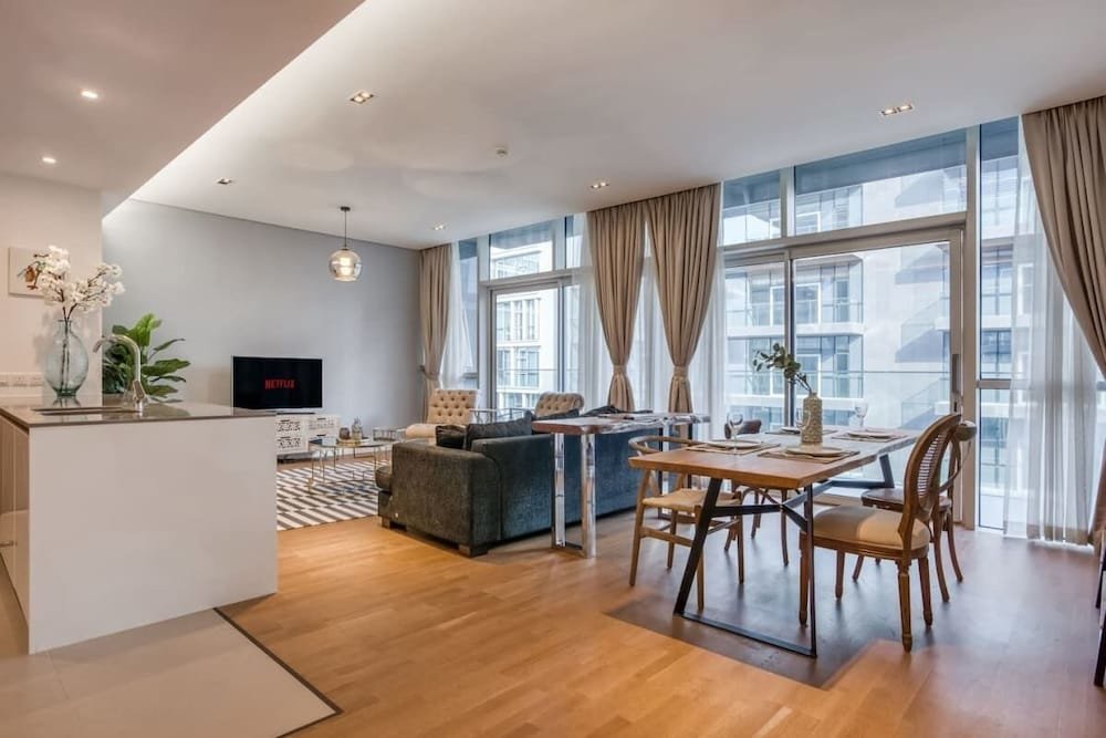 Дубай: Luxurious, Vast & Airy Apartment in City Walk