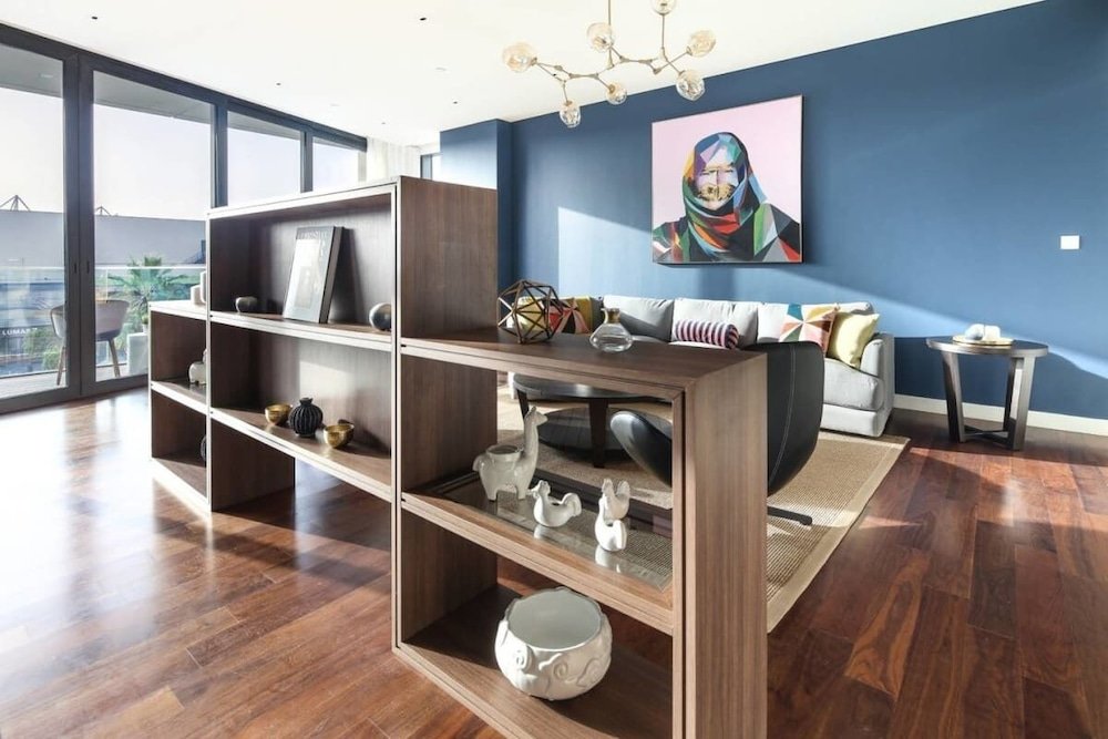 Дубай: Luxurious Getaway Right Across City Walk Mall