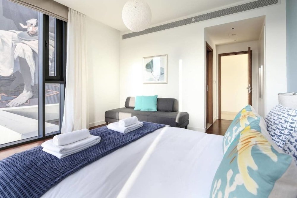 Дубай: Luxurious Getaway Right Across City Walk Mall