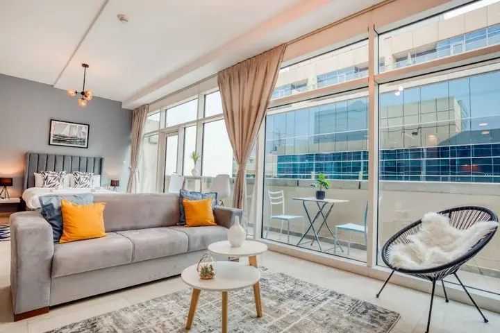 Дубай: Chic & Cosy Apartment in Bay Square