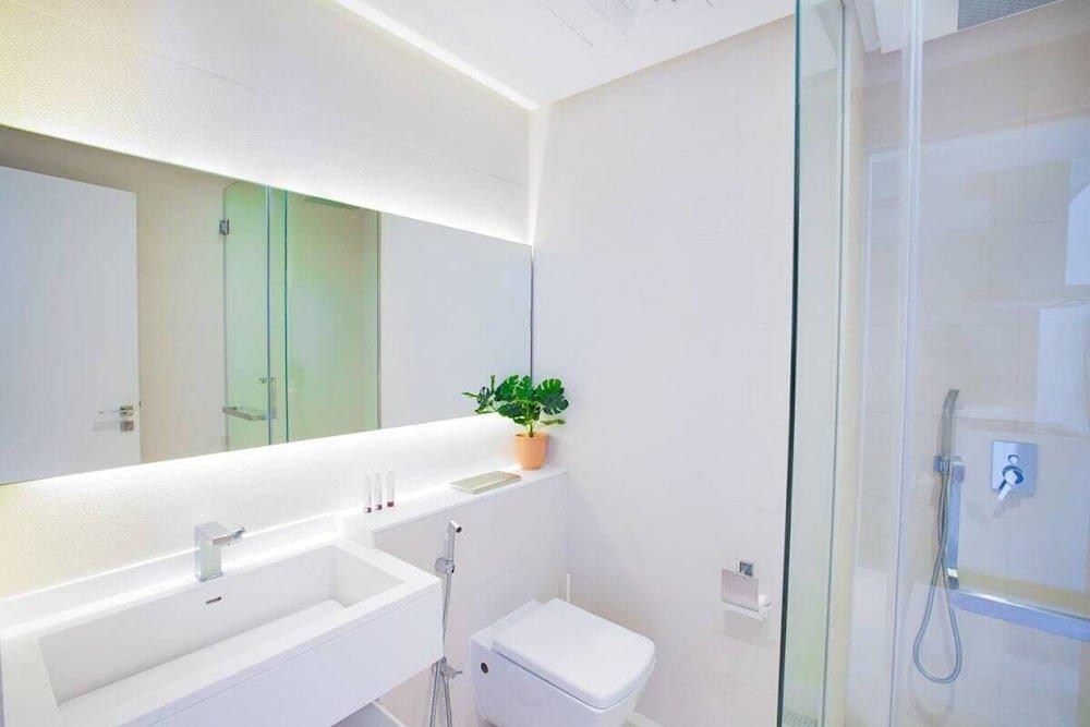 Дубай: Newly Designed Apartment Walk To the Beach