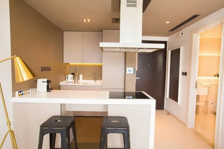 Дубай: Newly Designed Apartment Walk To the Beach
