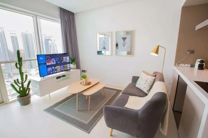 Дубай: Newly Designed Apartment Walk To the Beach