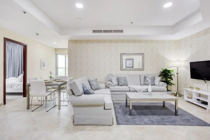 Дубай: Newly Furnished Apartment In The Heart Of Jlt