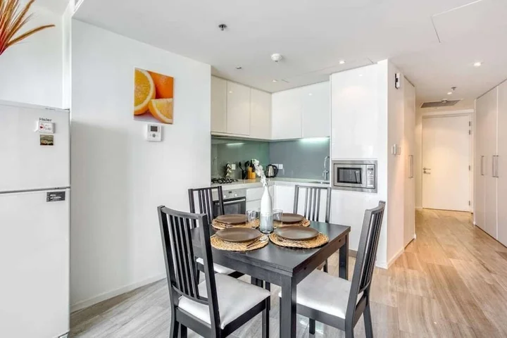 Дубай: Comfy Studio In D1 Tower With Views Of The Creek