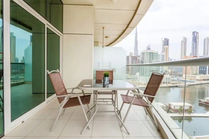 Дубай: Canal Views Spacious Apartment In Business Bay