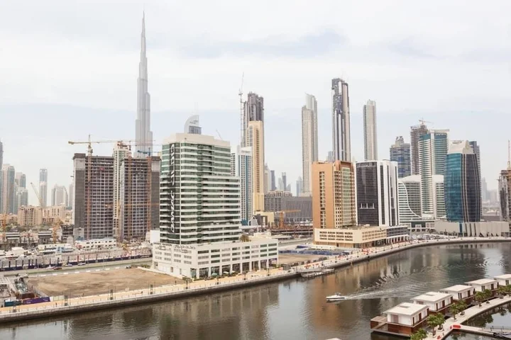 Дубай: Canal Views Spacious Apartment In Business Bay