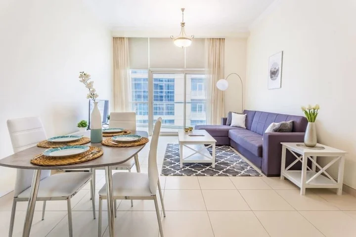 Дубай: Canal Views Spacious Apartment In Business Bay