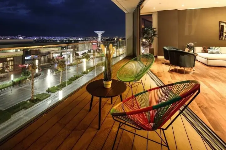 Дубай: Explore City Walk From An Exquisite Sanctuary