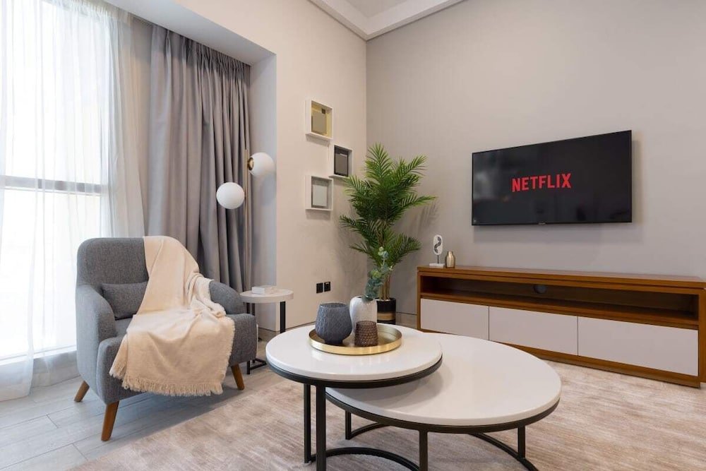 Дубай: Contemporary 1Br Apartment In Arjan Priva Living