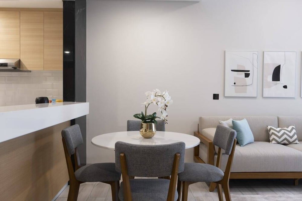 Дубай: Fantastic 1Br Apartment In Arjan Priva Living