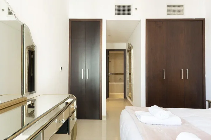 Дубай: Incredible Apartment With Balcony Fits 4