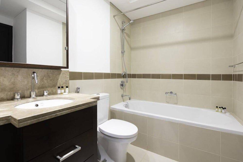 Дубай: Incredible Apartment With Balcony Fits 4