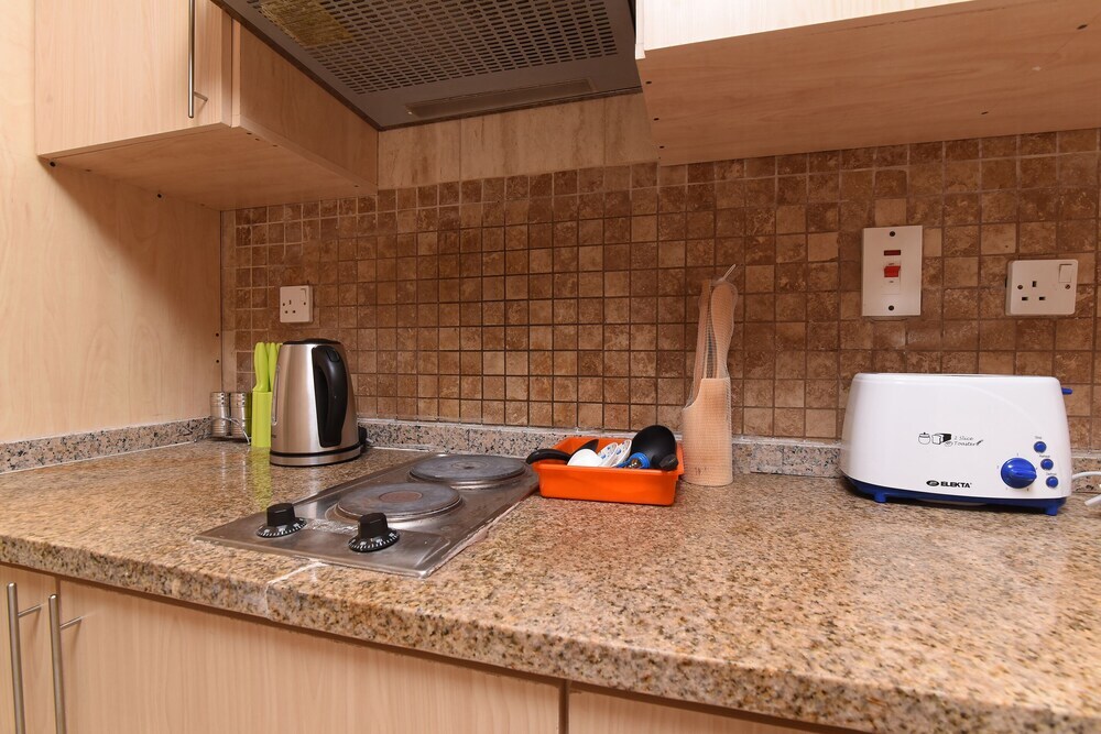 Дубай: OYO Home 2351BHK Capitol Tower DIC