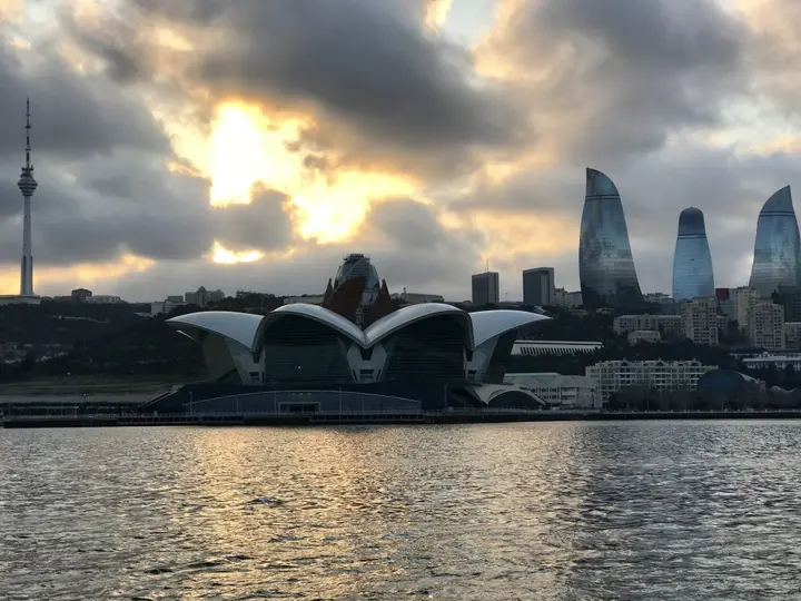 Баку: Отель Nine Baku
