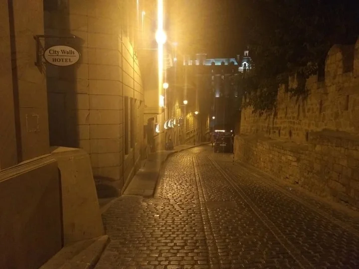 Баку: City Walls Hotel