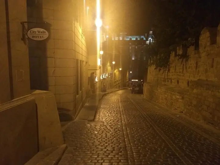 Баку: City Walls Hotel