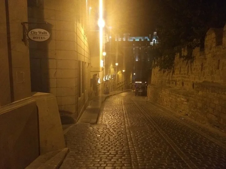 Баку: City Walls Hotel