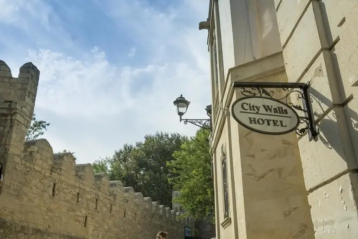 Баку: City Walls Hotel