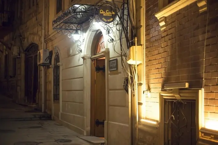 Баку: City Walls Hotel