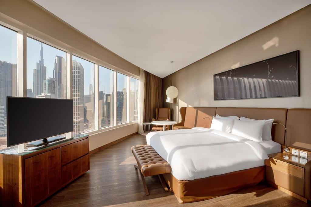 Дубай: Отель Radisson Blu Hotel, Dubai Canal View