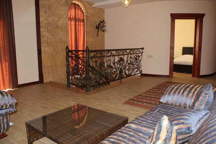 Цахкадзор: Гостевой Дом Vila Plaza