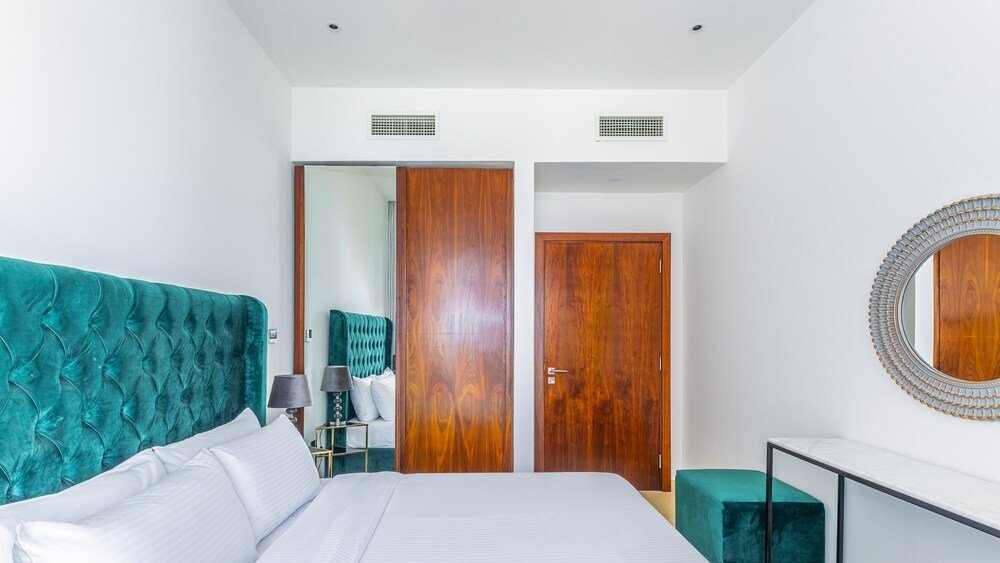Дубай: LUX Holiday Home - Marina Gate 2