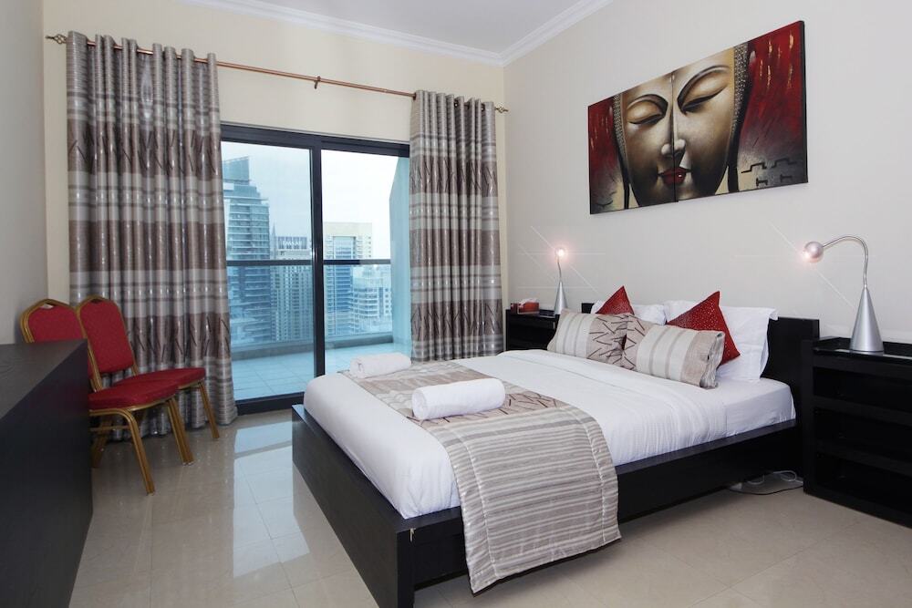 Дубай: Cozy 1BR in Marina Walk with Balcony