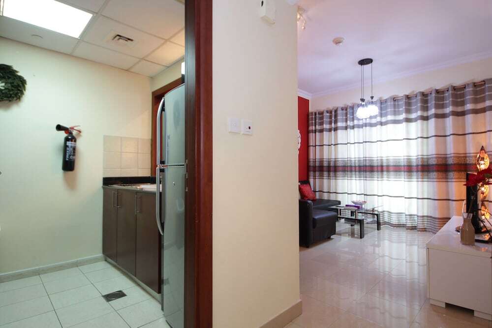 Дубай: Cozy 1BR in Marina Walk with Balcony