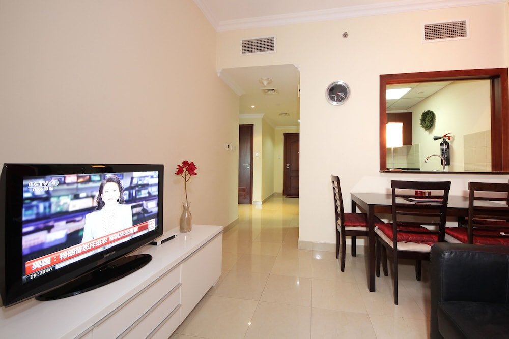 Дубай: Cozy 1BR in Marina Walk with Balcony