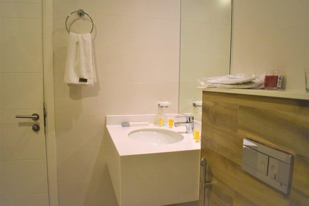Дубай: Cozy 1 Bedroom In J8 Al Safouh