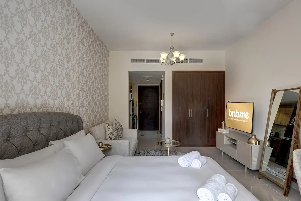 Дубай: bnbme - St-Roxana-214B