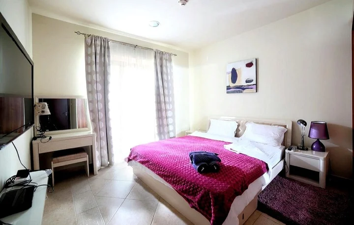 Дубай: 1BR Dubai Marina View Princess Tower 1609