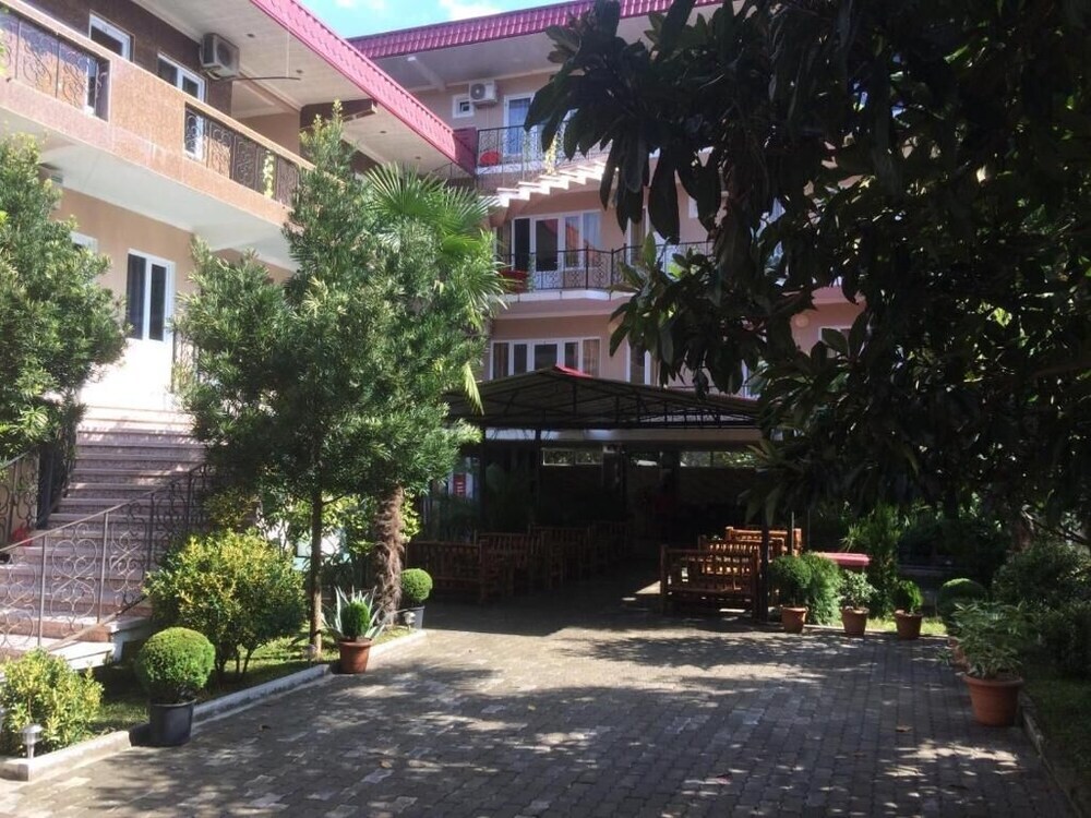 Кобулети: Отель Gio 350