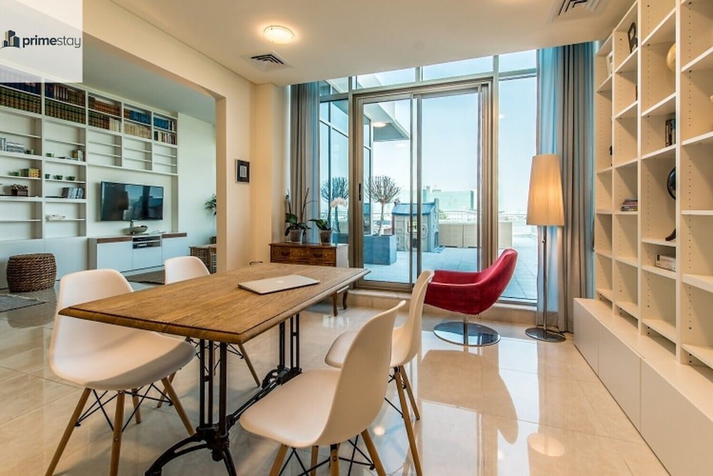 Дубай: Al Meydan - The Polo Residence 402