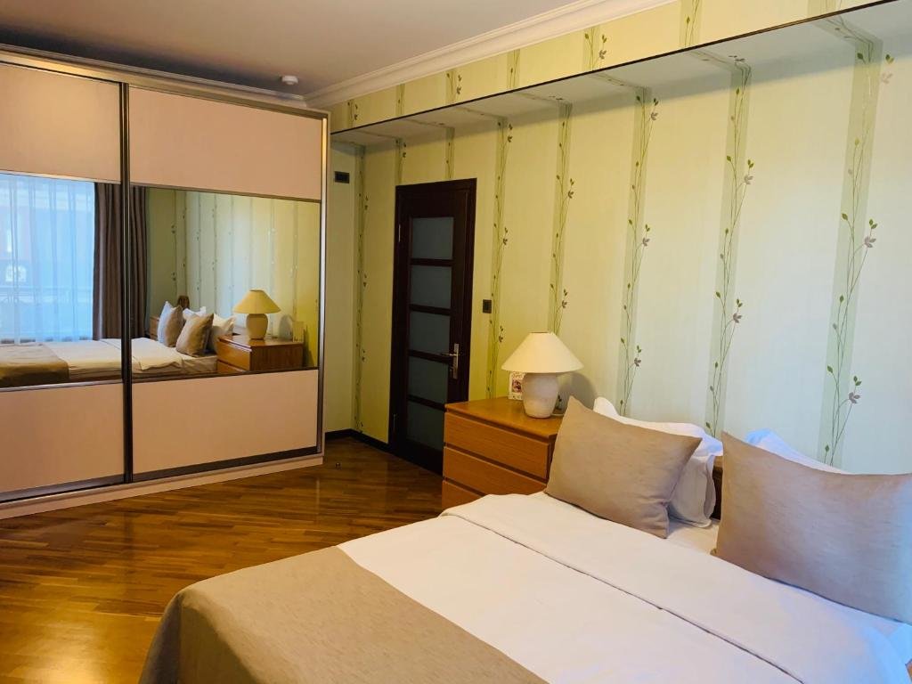 Баку: Promenade 2 Bdr Apartment