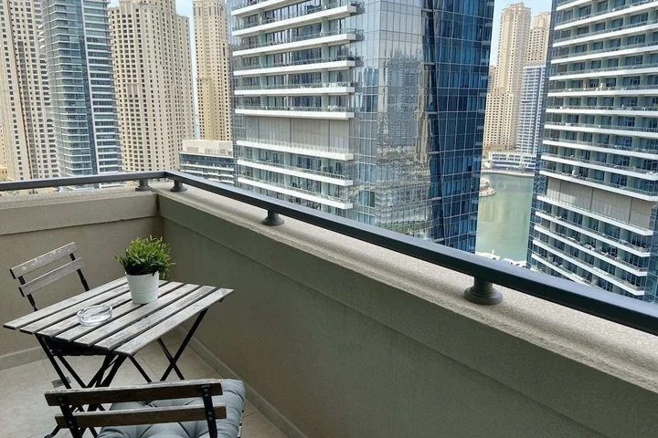 Дубай: Spacious 1-bedroom Apartment in Dubai Marina
