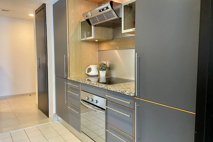 Дубай: Spacious 1-bedroom Apartment in Dubai Marina