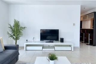 Дубай: Spacious 1-bedroom Apartment in Dubai Marina