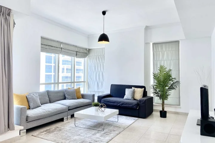 Дубай: Spacious 1-bedroom Apartment in Dubai Marina