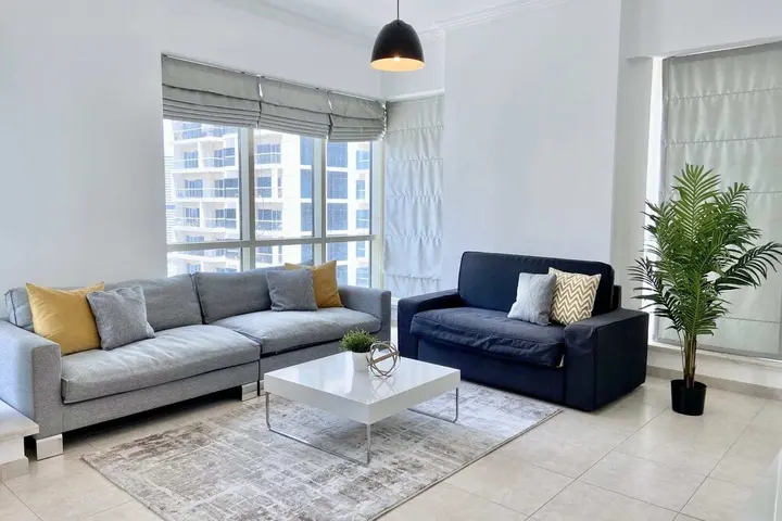 Дубай: Spacious 1-bedroom Apartment in Dubai Marina