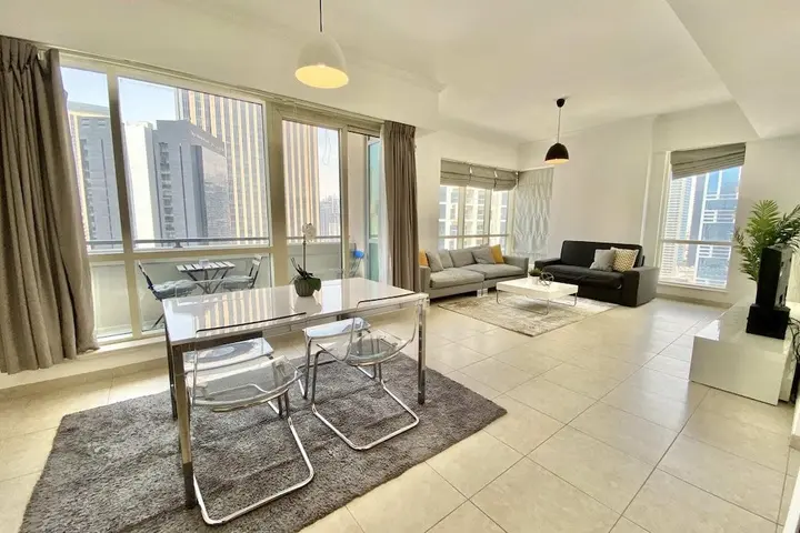 Дубай: Spacious 1-bedroom Apartment in Dubai Marina