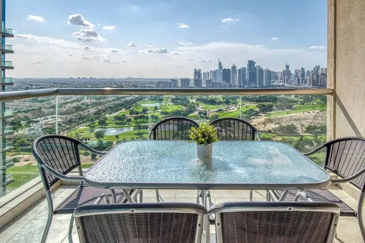 Дубай: Stunning Apt With Amazing Golf Course Views, Fits 6